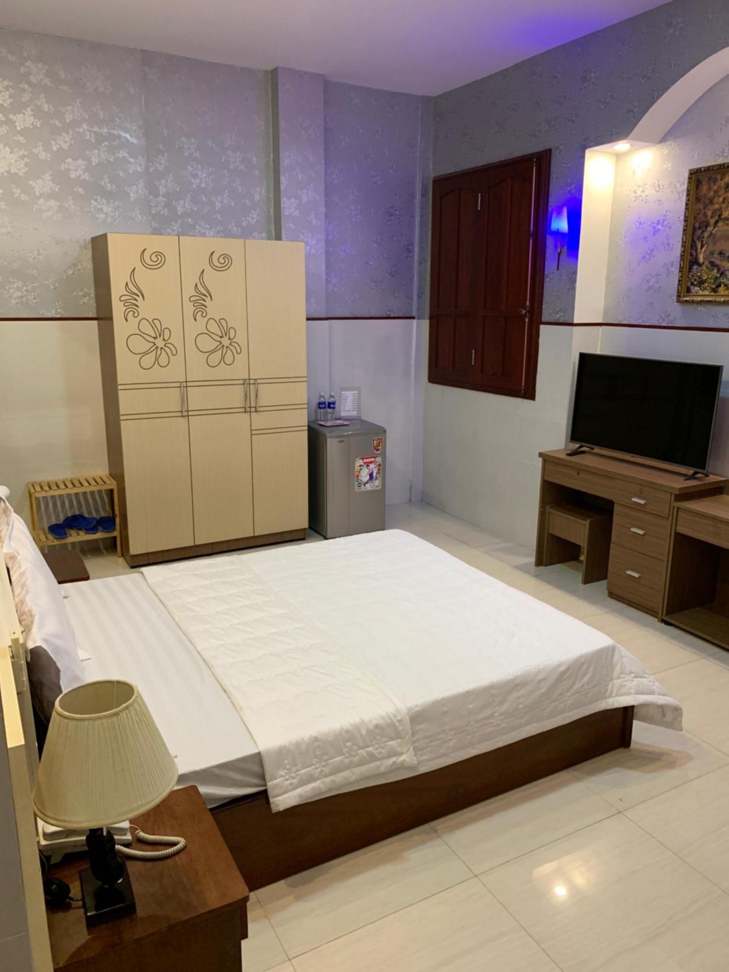Khach San Kim Hung 2 Hotell Bac Lieu Exteriör bild