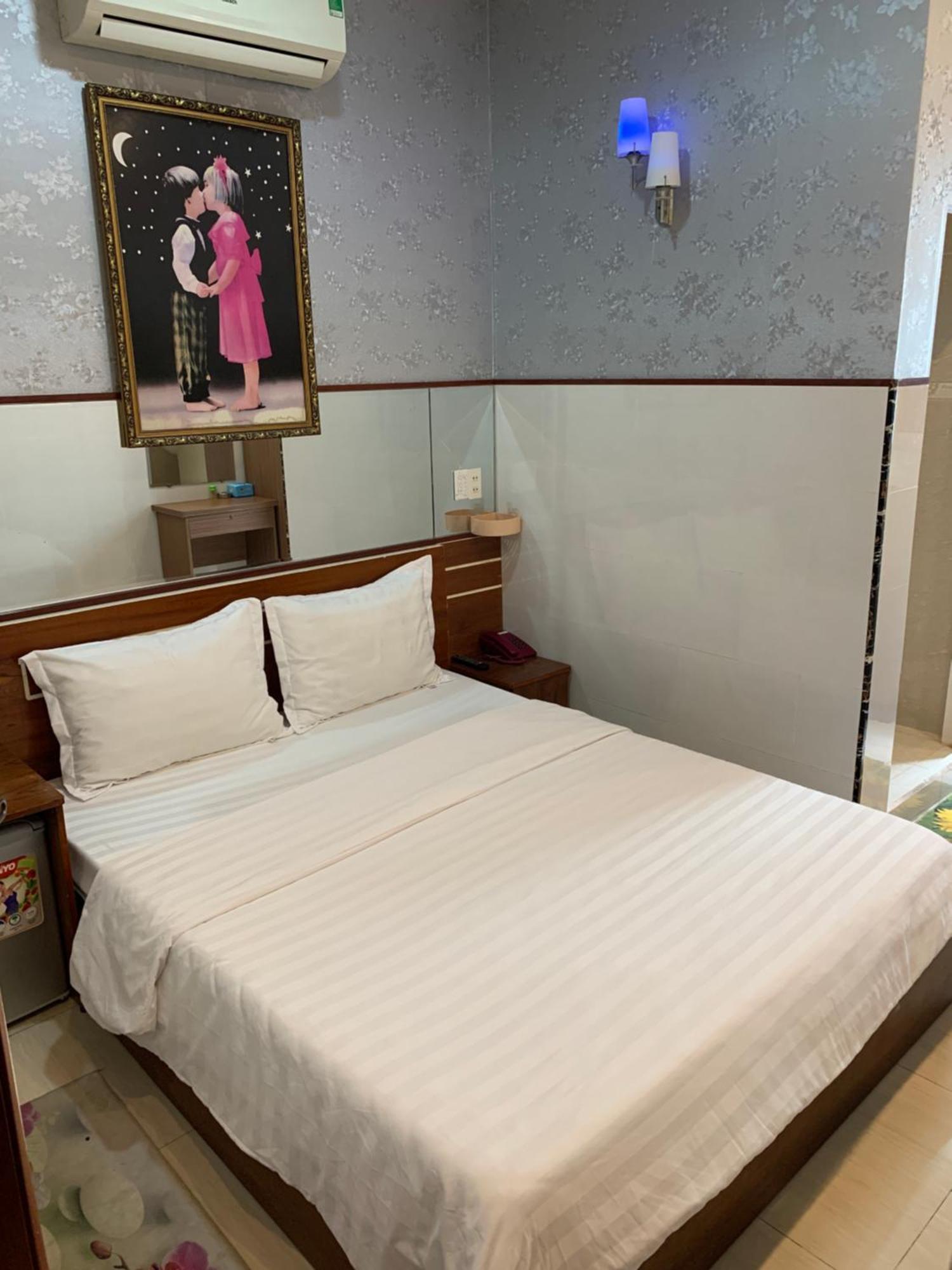 Khach San Kim Hung 2 Hotell Bac Lieu Exteriör bild