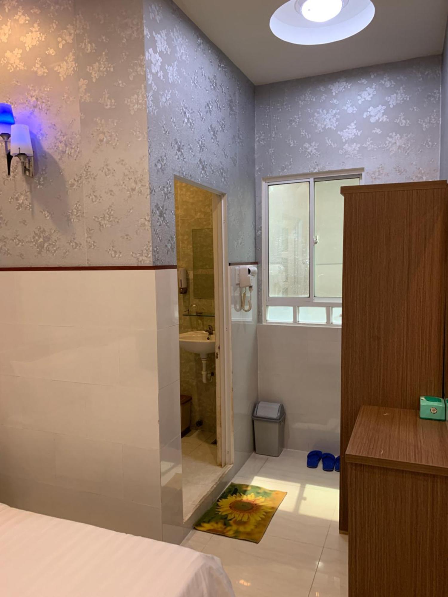 Khach San Kim Hung 2 Hotell Bac Lieu Exteriör bild