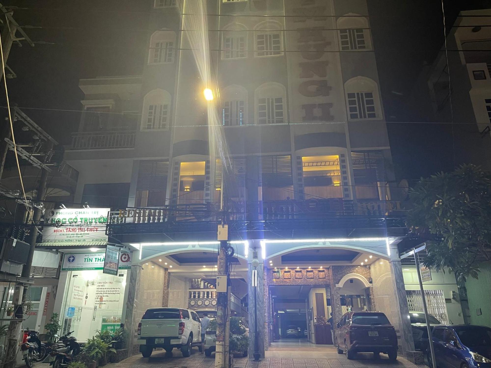 Khach San Kim Hung 2 Hotell Bac Lieu Exteriör bild