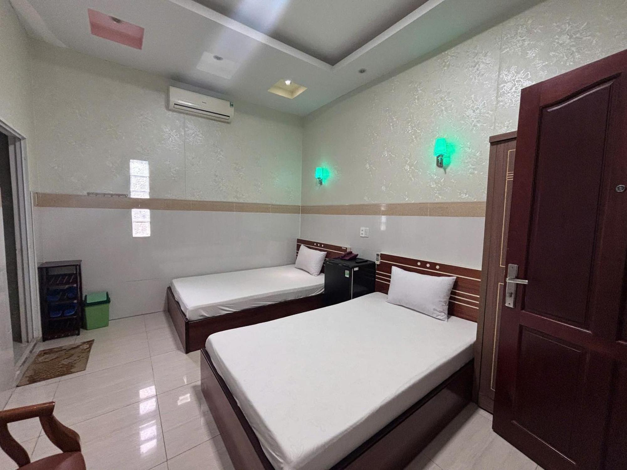 Khach San Kim Hung 2 Hotell Bac Lieu Exteriör bild