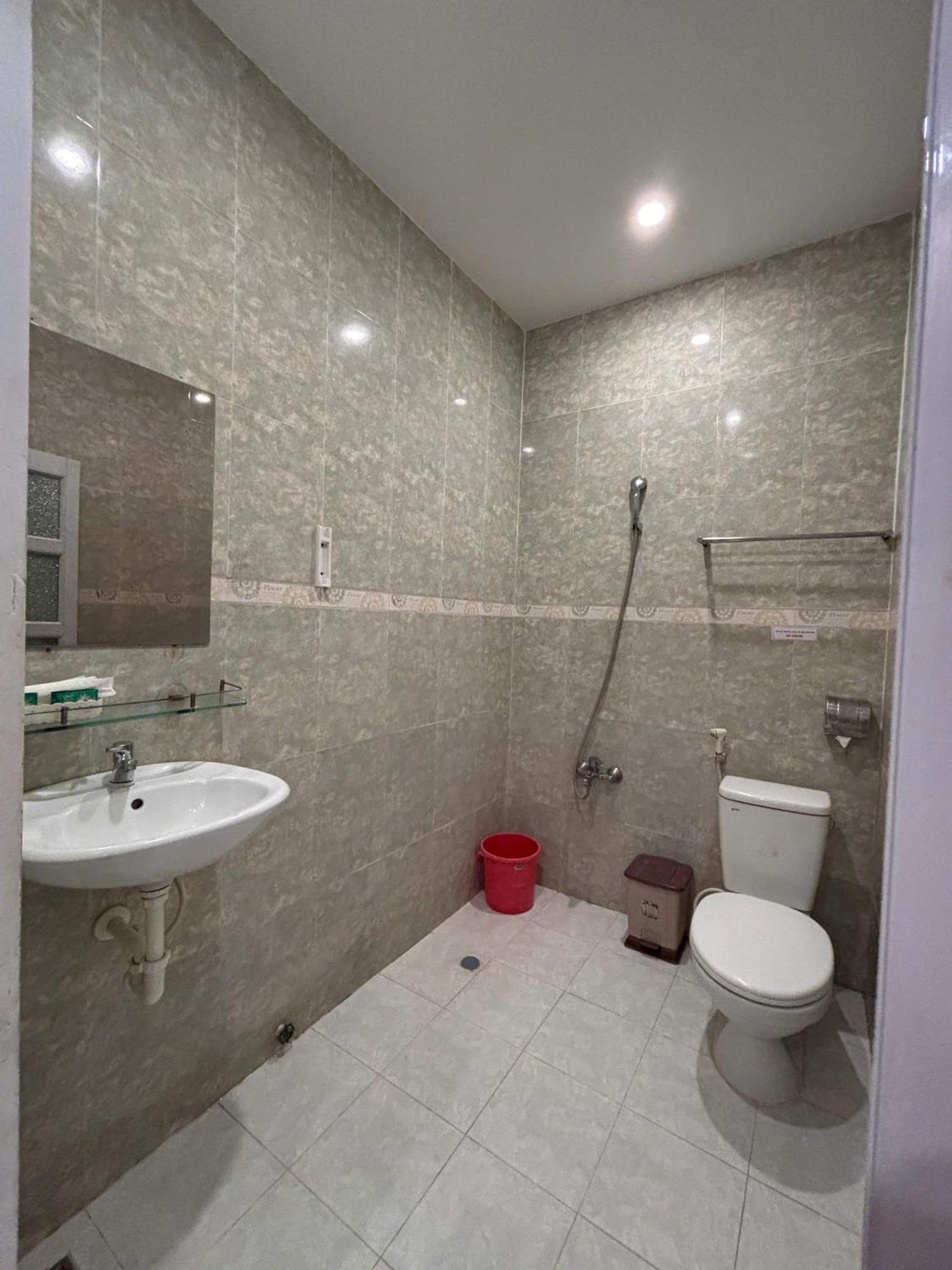 Khach San Kim Hung 2 Hotell Bac Lieu Exteriör bild
