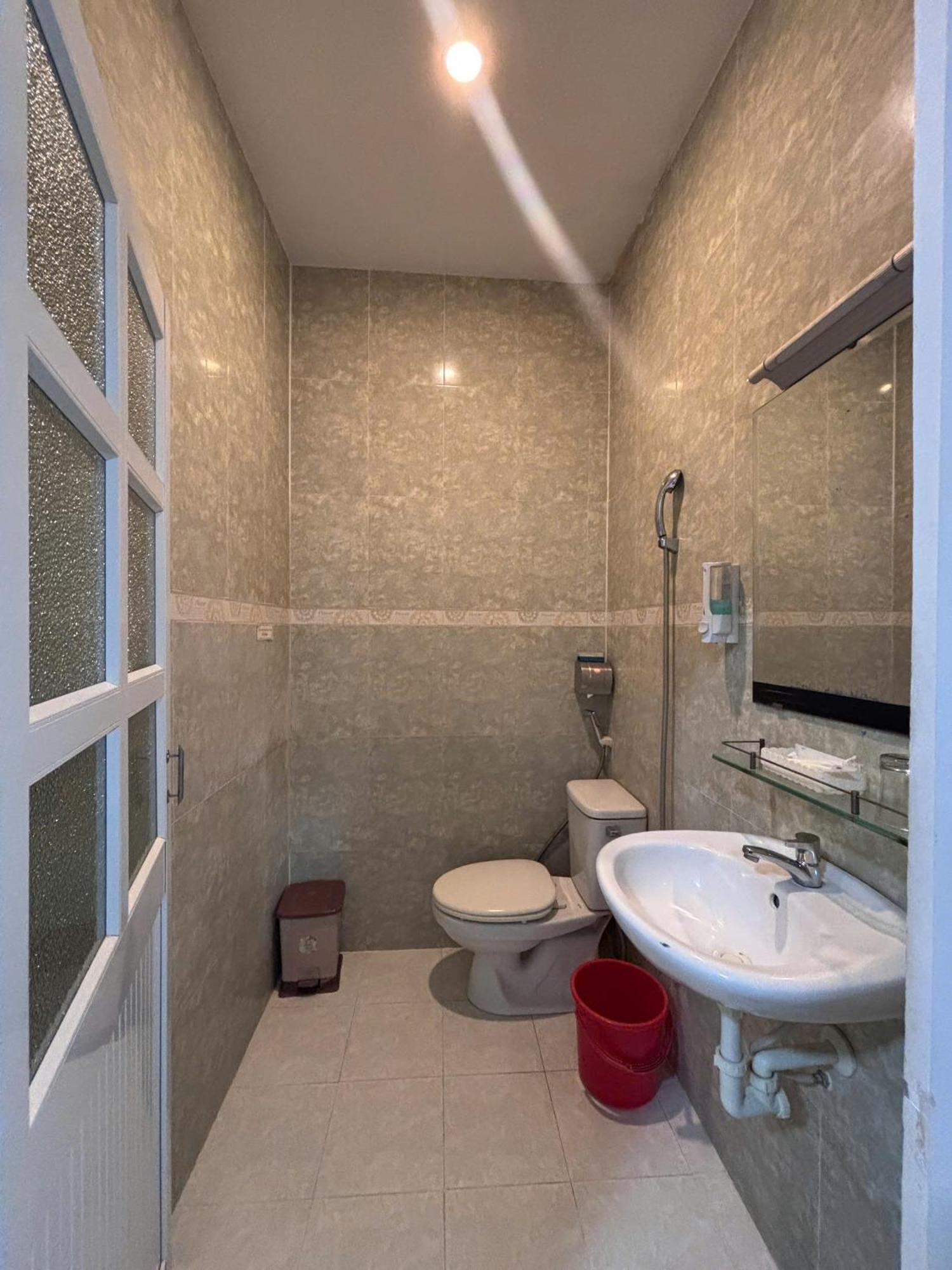 Khach San Kim Hung 2 Hotell Bac Lieu Exteriör bild