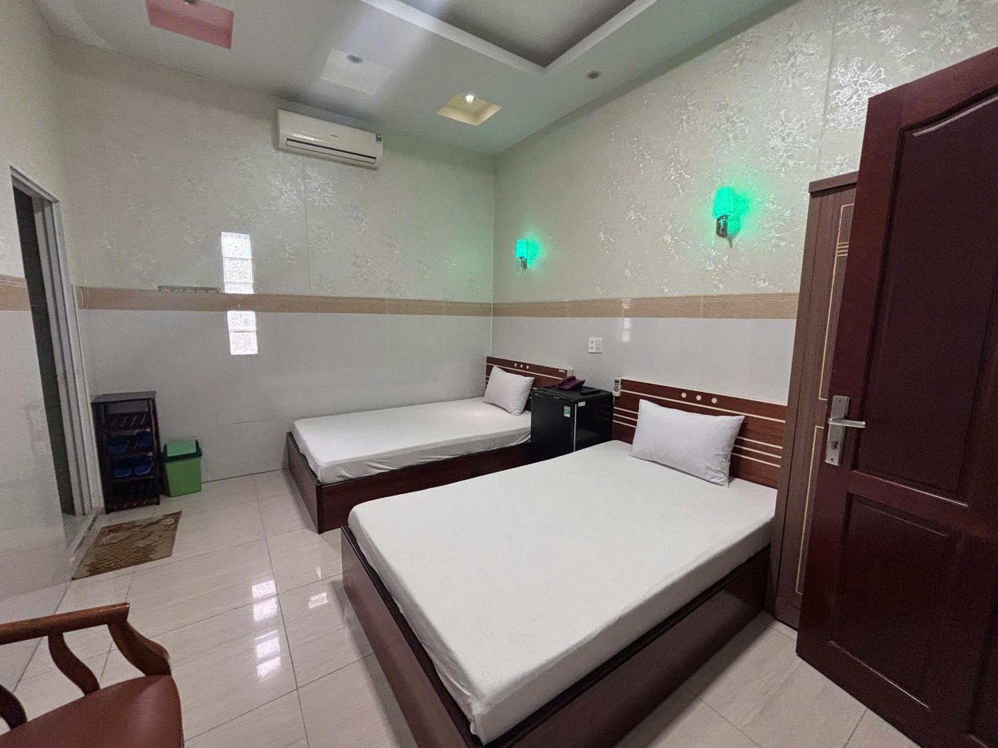 Khach San Kim Hung 2 Hotell Bac Lieu Exteriör bild